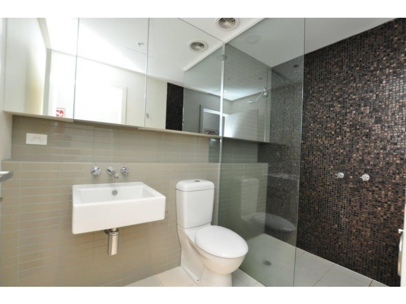 112/55 Queens Road, Melbourne VIC 3004