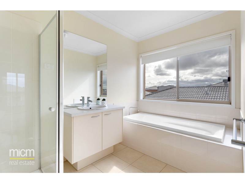 10 Misqa Avenue, Point Cook VIC 3030