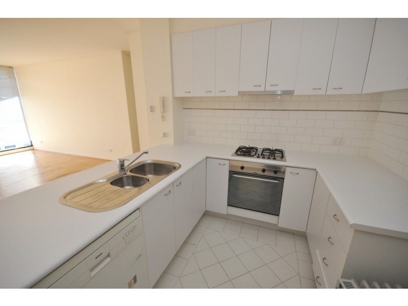 REF 43941/28 Bank Street, South Melbourne VIC 3205