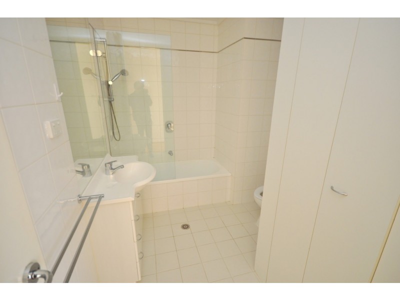 REF 43941/28 Bank Street, South Melbourne VIC 3205