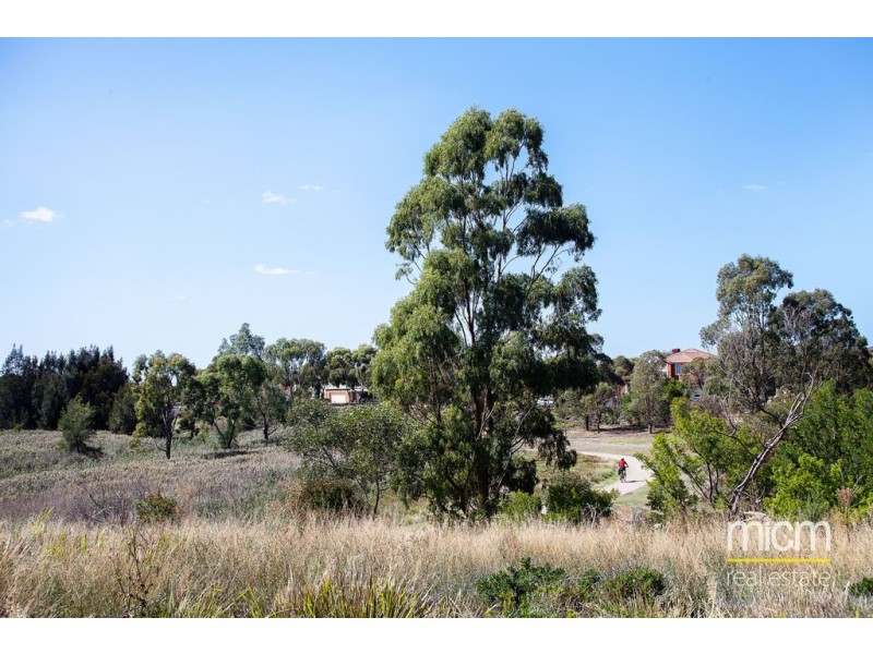 324 Boardwalk Boulevard, Point Cook VIC 3030