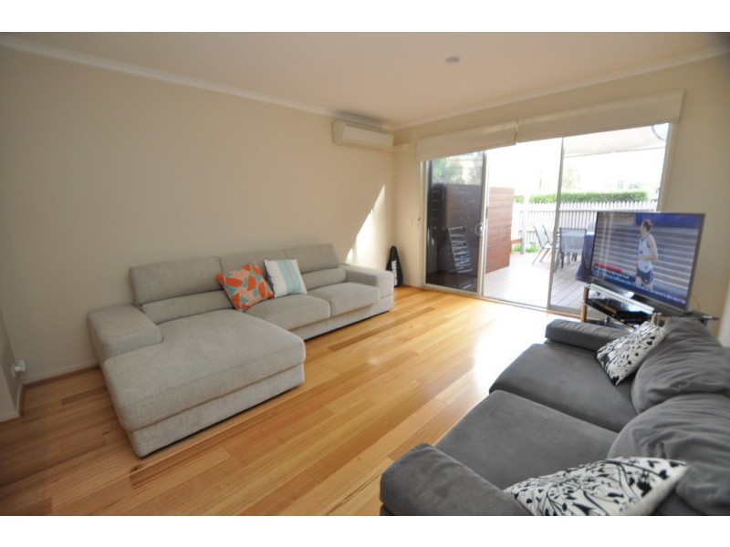 REF 24118/86 Coventry Street, Southbank VIC 3006