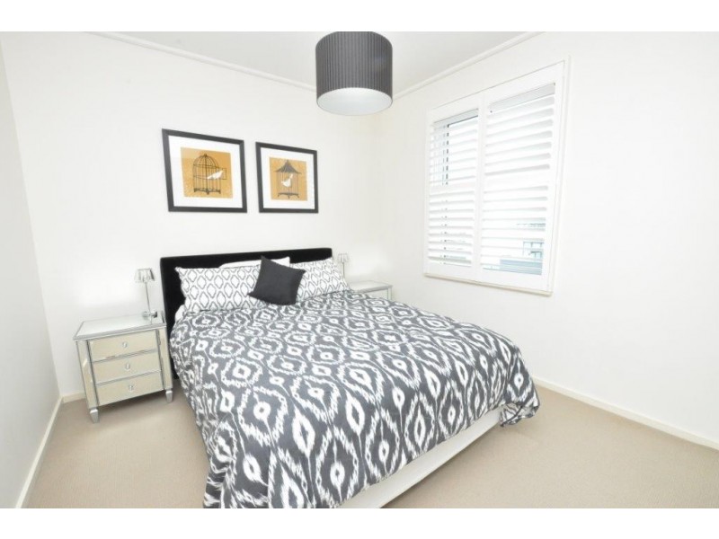 REF 24126/83 Whiteman Street, Southbank VIC 3006