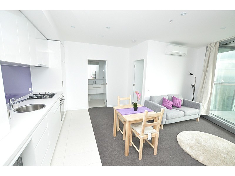 1810/231-245 Harbour Esplanade, Docklands VIC 3008