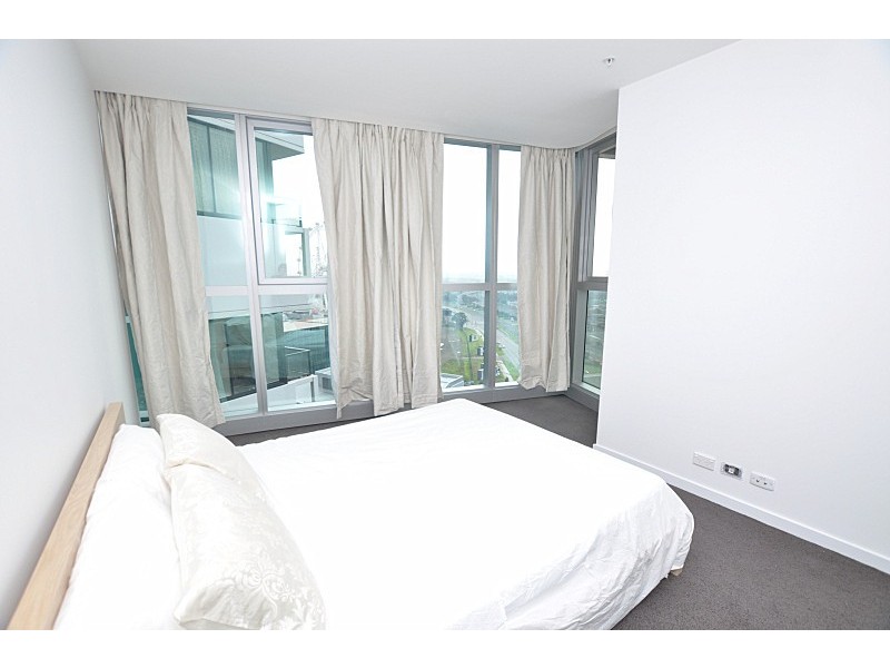1810/231-245 Harbour Esplanade, Docklands VIC 3008