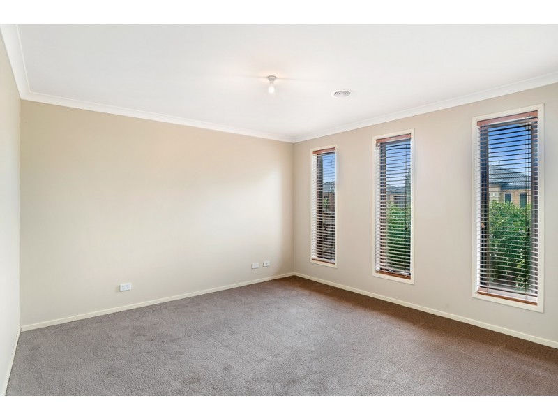 2 Hyacinth Place, Point Cook VIC 3030