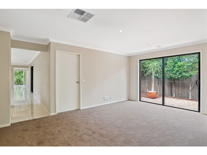 2 Hyacinth Place, Point Cook VIC 3030