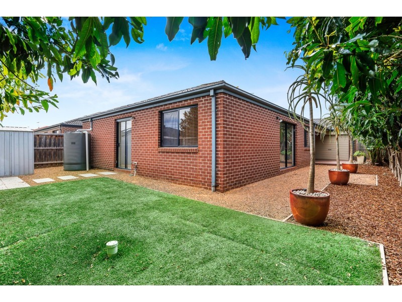 2 Hyacinth Place, Point Cook VIC 3030