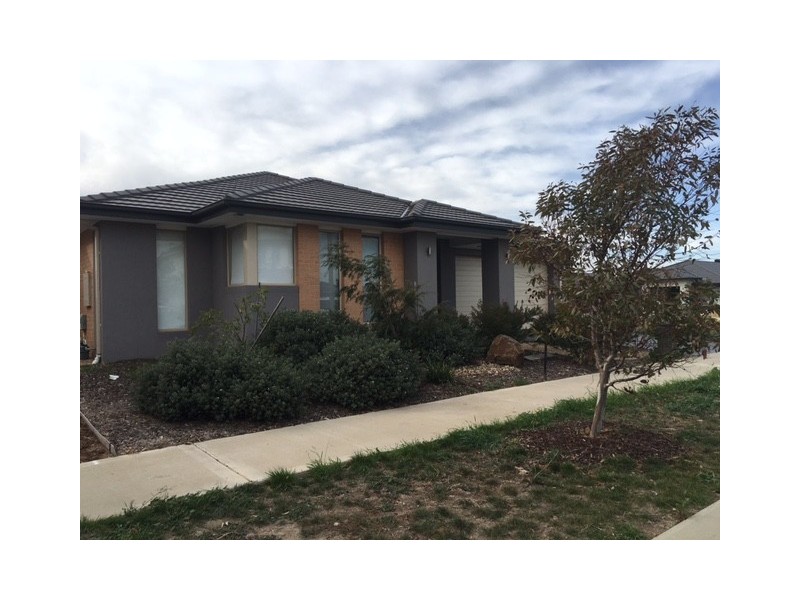 43 Martaban Crescent, Point Cook VIC 3030