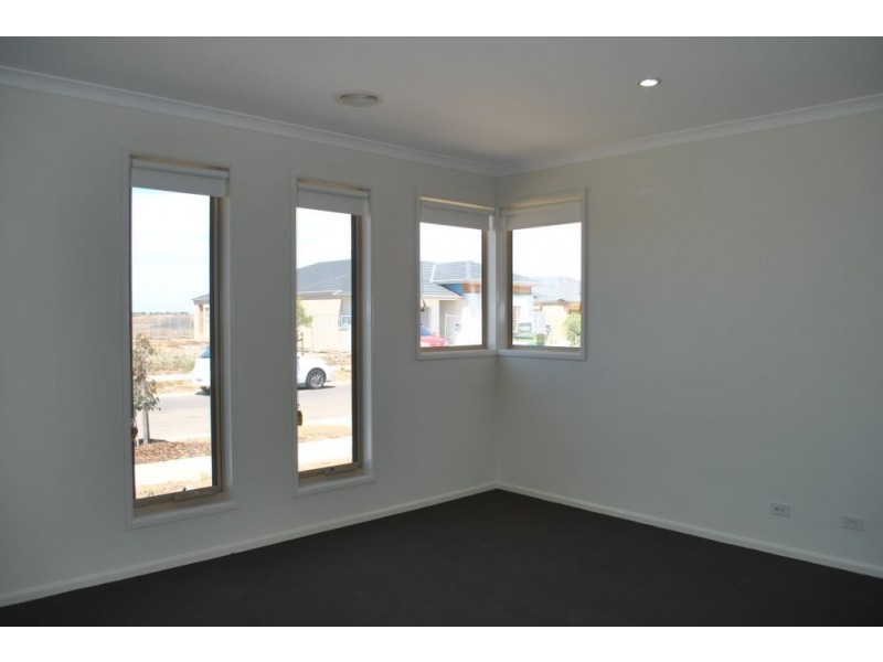 43 Martaban Crescent, Point Cook VIC 3030