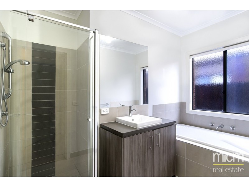 5 Glider Street, Point Cook VIC 3030