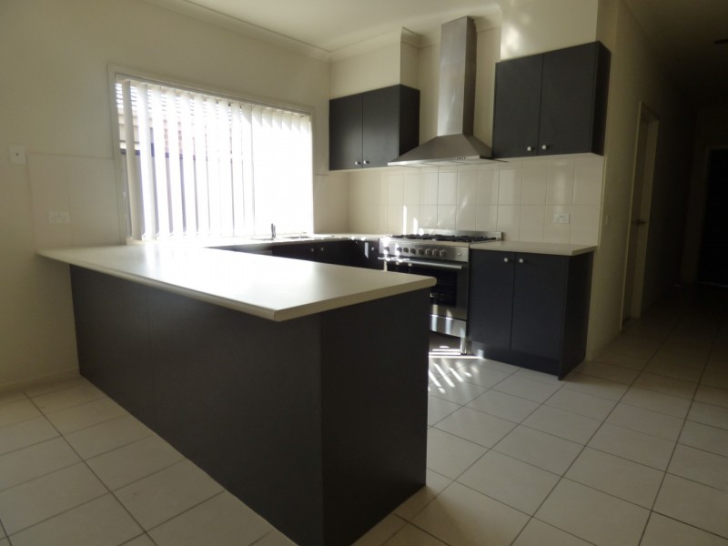 8 Tanner Mews, Point Cook VIC 3030