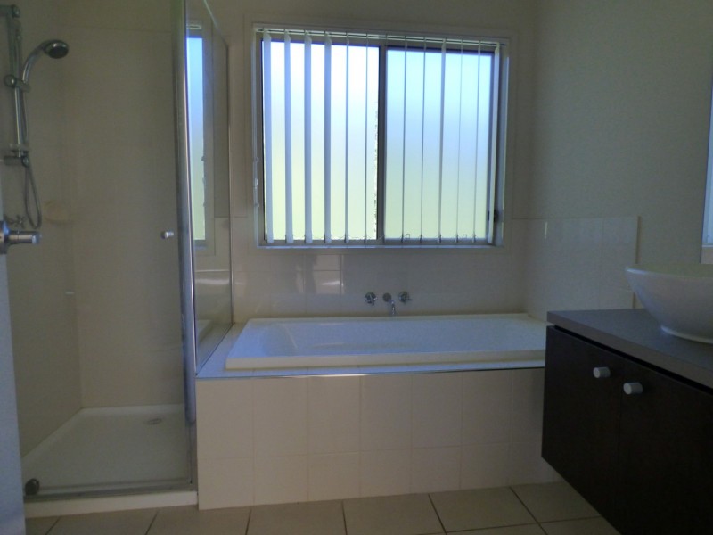 8 Tanner Mews, Point Cook VIC 3030