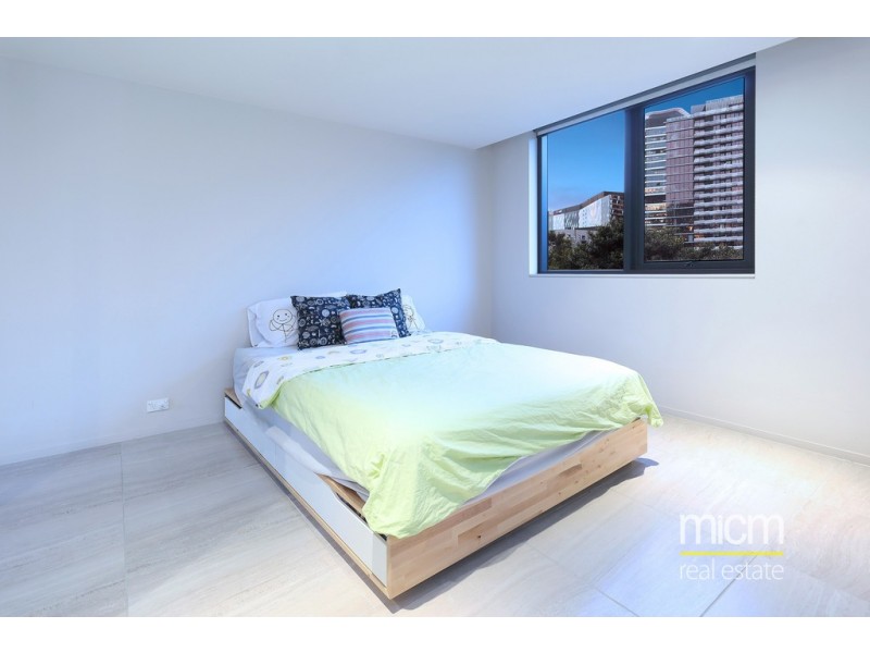 37/801 Bourke Street, Docklands VIC 3008