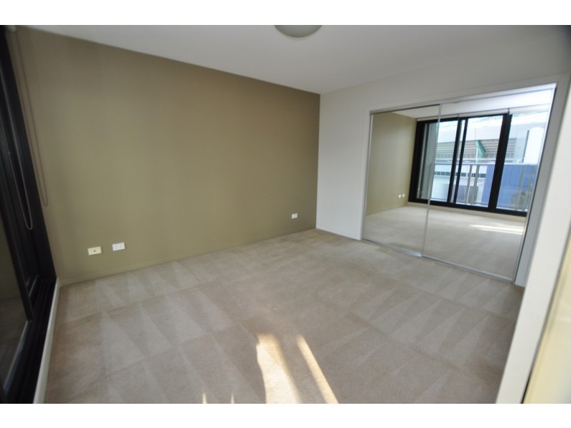 1012/100 Harbour Esplanade, Docklands VIC 3008