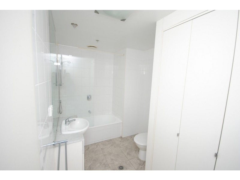 REF 24167/183 City Road, Southbank VIC 3006