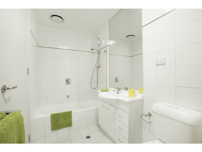 REF 24170/38 Bank Street, South Melbourne VIC 3205