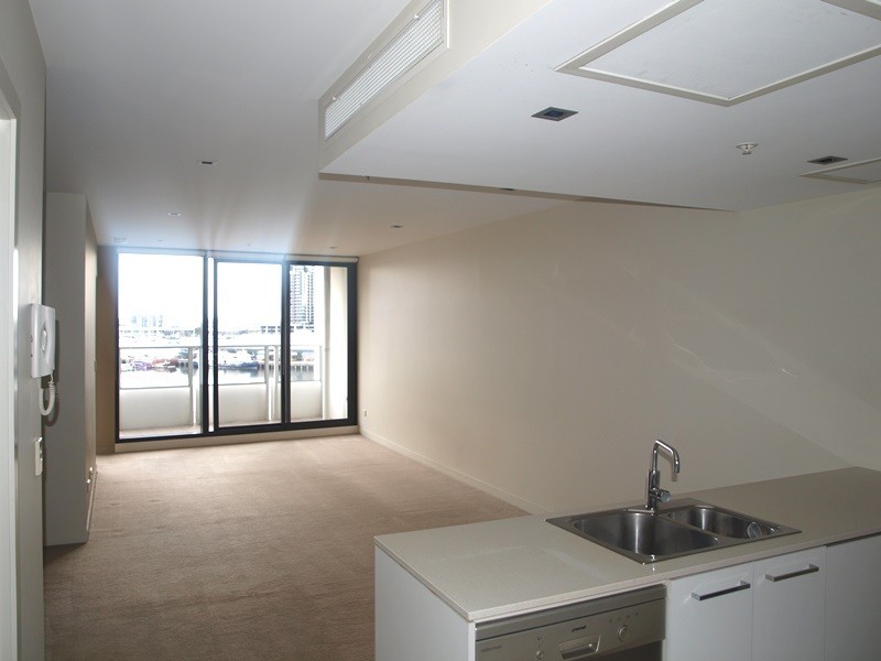 704/100 Harbour Esplanade, Docklands VIC 3008