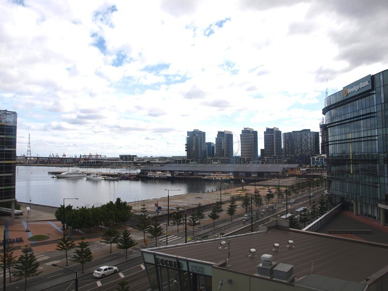 704/100 Harbour Esplanade, Docklands VIC 3008