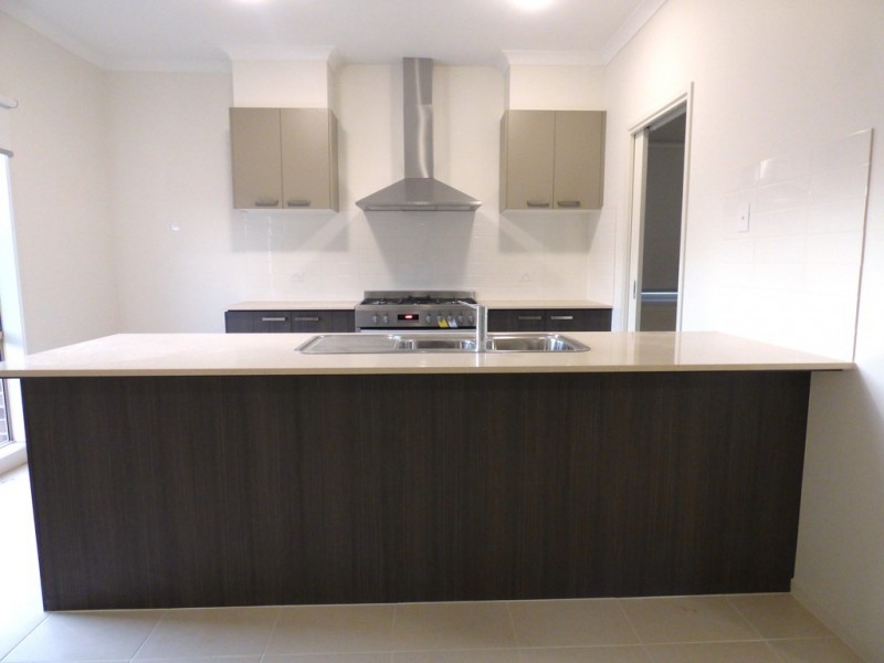 11 Solitude Crescent, Point Cook VIC 3030