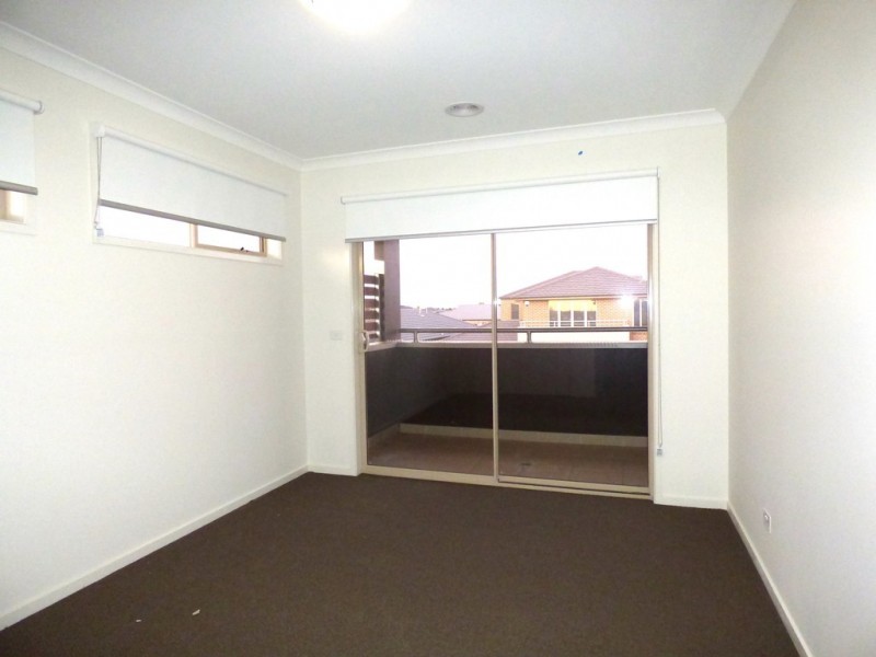 11 Solitude Crescent, Point Cook VIC 3030