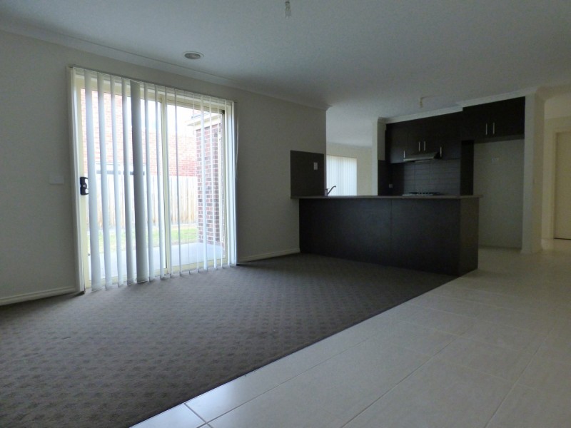 33 Arrowgrass Drive, Point Cook VIC 3030