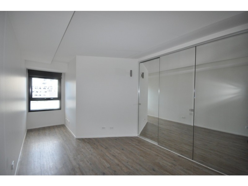 718/838 Bourke Street, Docklands VIC 3008