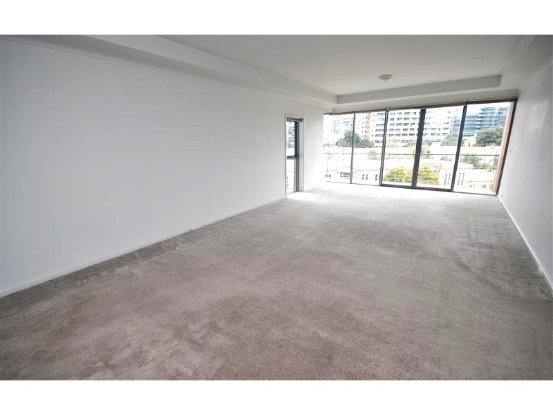 REF 24191/102 Wells Street, Southbank VIC 3006