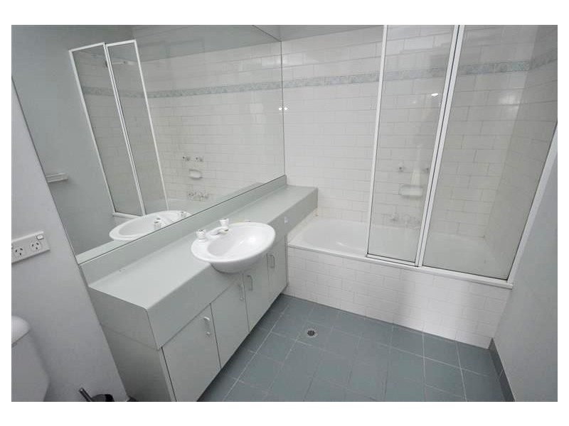 REF 24191/102 Wells Street, Southbank VIC 3006