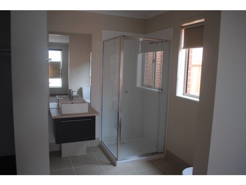 13 Warunda Parade, Point Cook VIC 3030