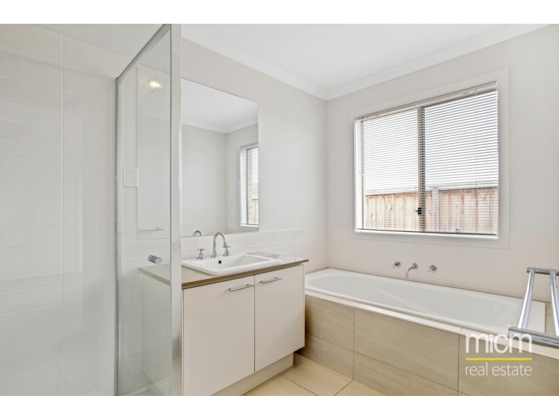 28 Kurrali Crescent, Werribee VIC 3030