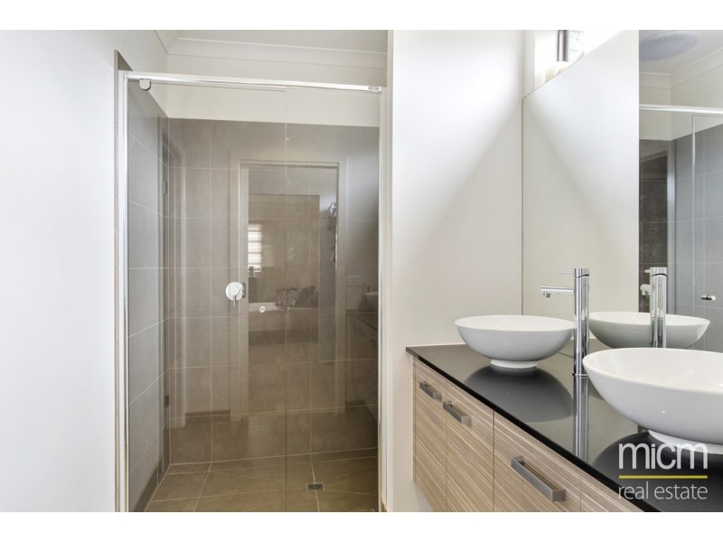 21 Opsum Way, Williams Landing VIC 3027
