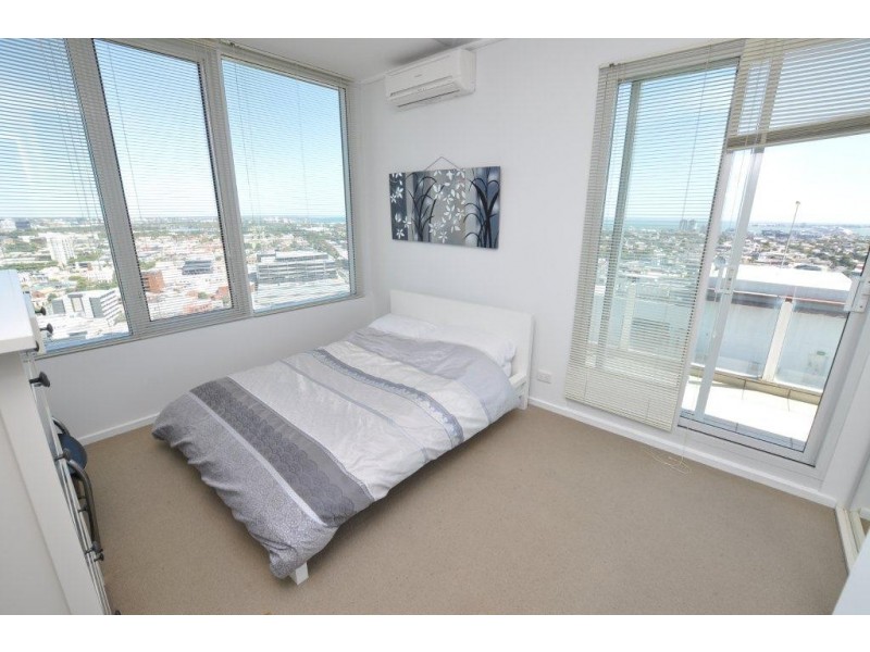 REF 24205/83 Whiteman Street, Southbank VIC 3006
