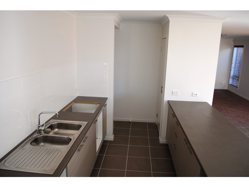 9 Seacoast Street, Point Cook VIC 3030