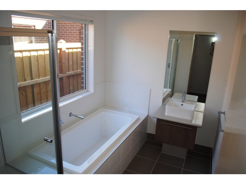 9 Seacoast Street, Point Cook VIC 3030