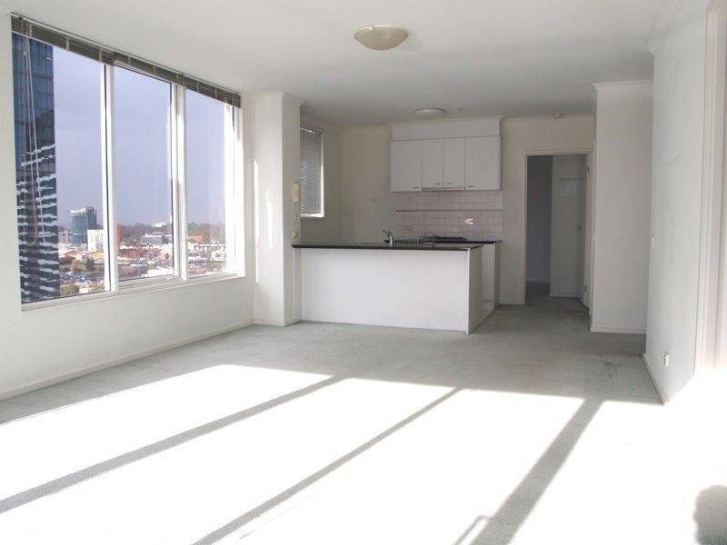 REF 24223/79 Whiteman Street, Southbank VIC 3006