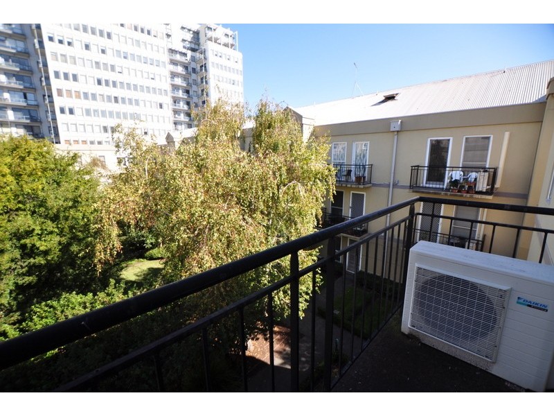 REF 24225/114 Dodds Street, Southbank VIC 3006