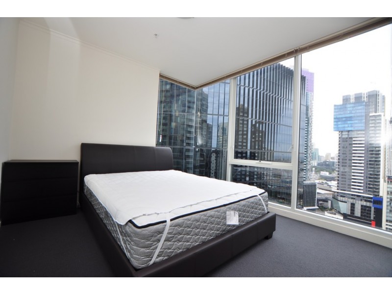 REF 24233/63 Whiteman Street, Southbank VIC 3006
