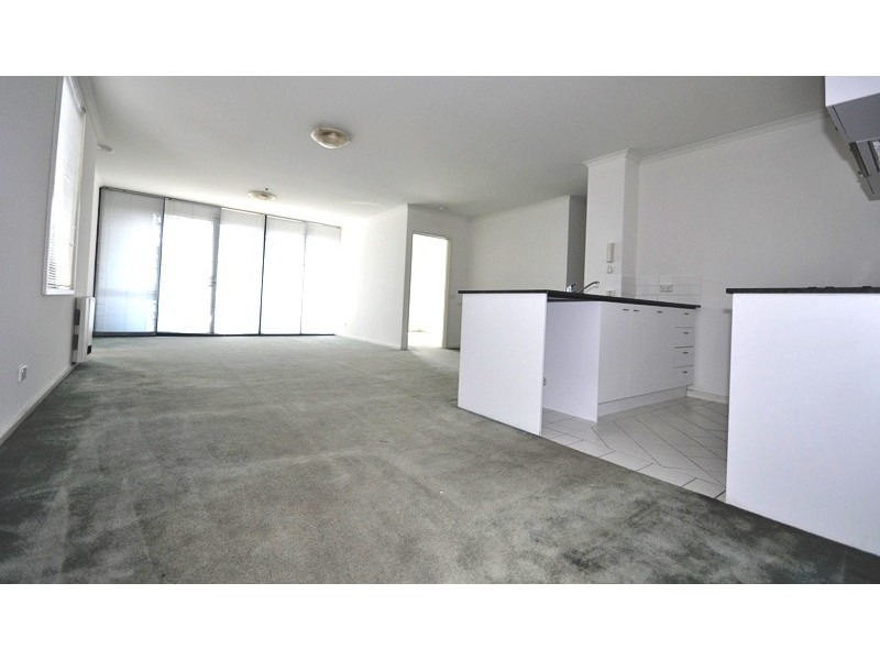 REF 24235/79 Whiteman Street, Southbank VIC 3006