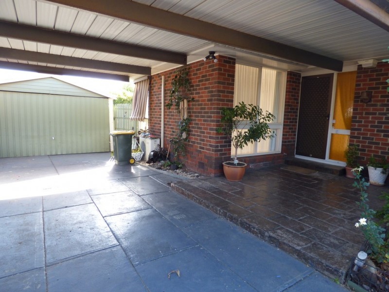 16 Sheahan Crescent, Hoppers Crossing VIC 3029