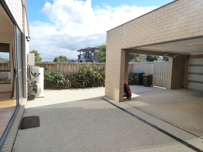 1 Reef Walk, Point Cook VIC 3030