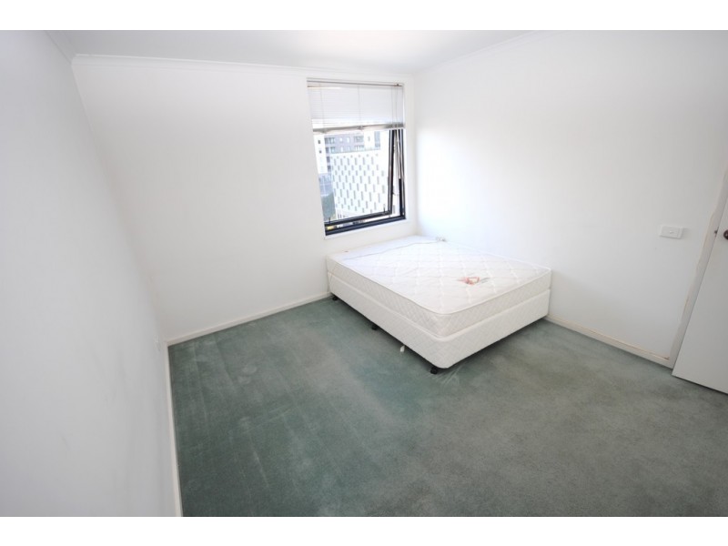 REF 24240/38 Kavanagh Street, Southbank VIC 3006