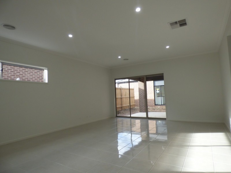 20 Pembridge Avenue, Williams Landing VIC 3027