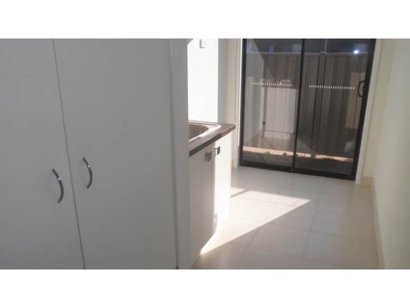 10 St Laurent Boulevard, Point Cook VIC 3030