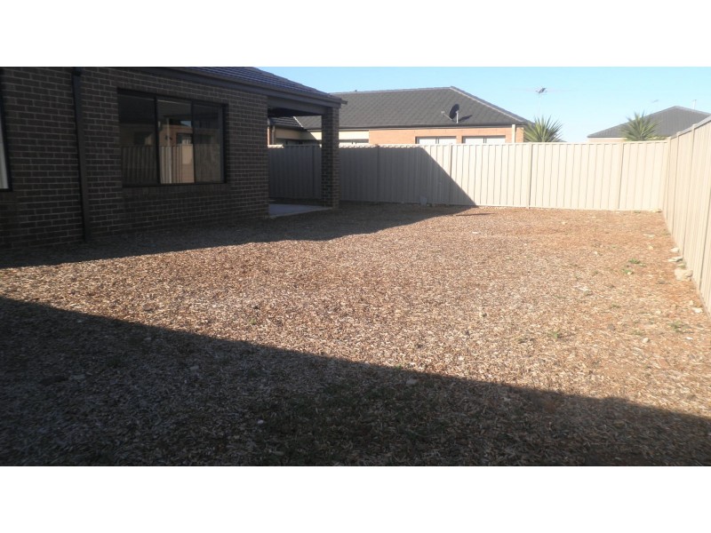 10 St Laurent Boulevard, Point Cook VIC 3030