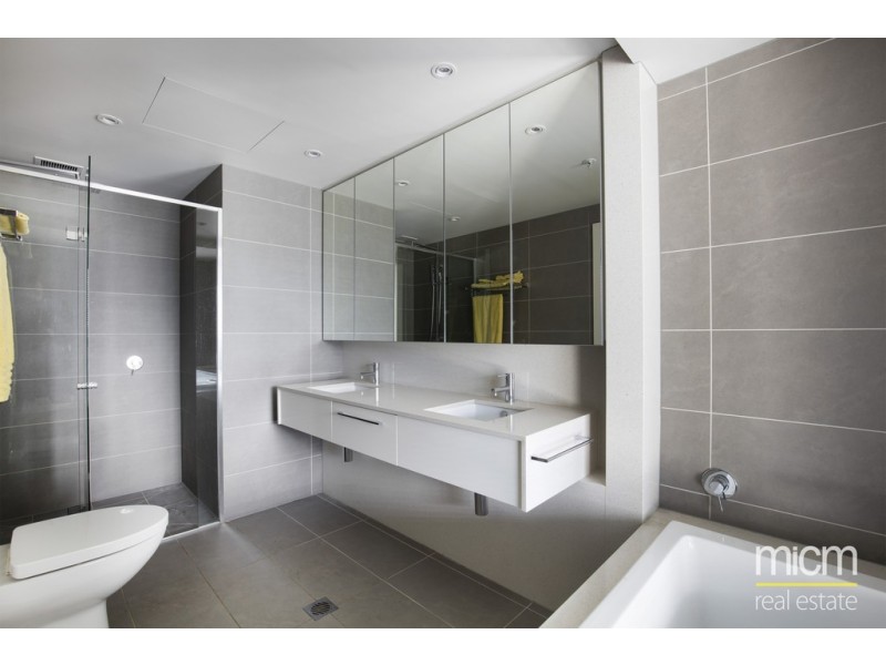 2005/1 Point Park Crescent, Docklands VIC 3008