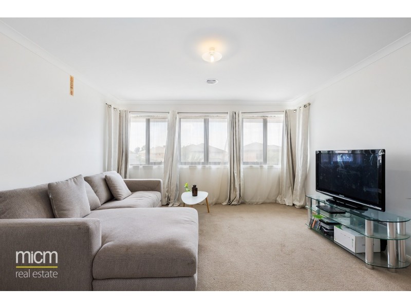 27 Heatherbell Avenue, Point Cook VIC 3030