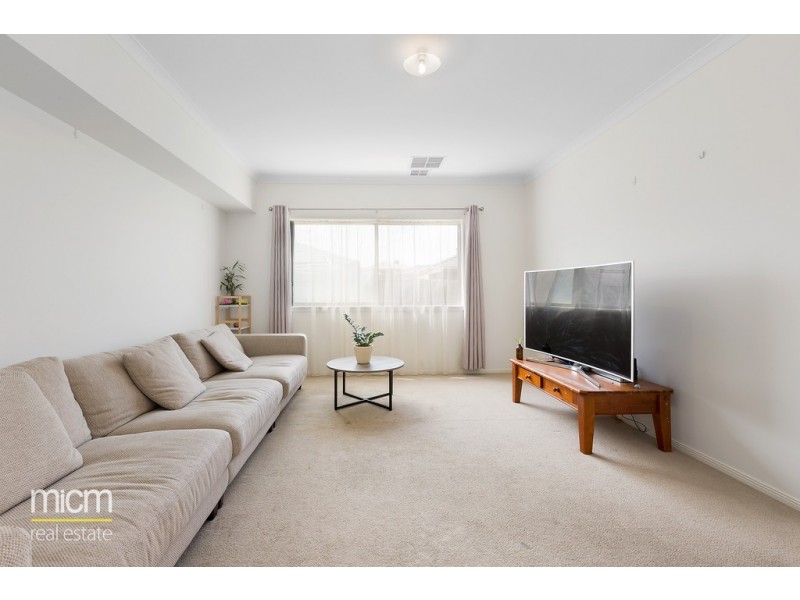 27 Heatherbell Avenue, Point Cook VIC 3030