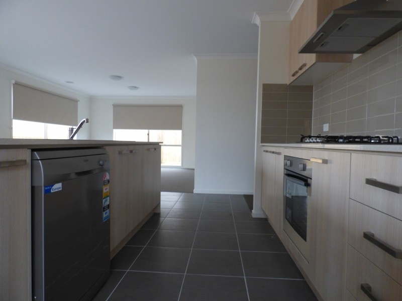 12 Farmers Way, Point Cook VIC 3030