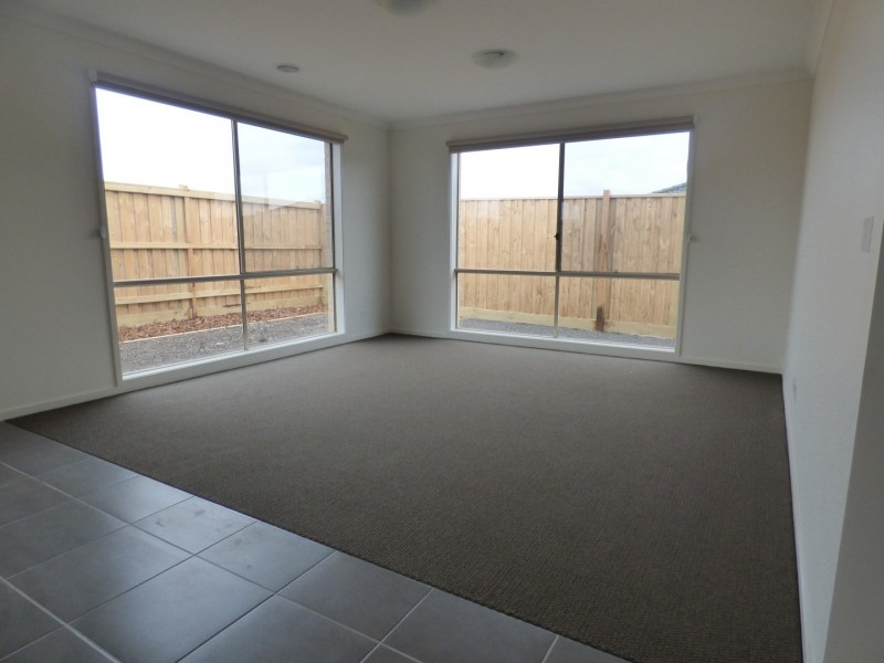 12 Farmers Way, Point Cook VIC 3030